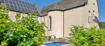 Self-catering Retreat With Pool, hot tub