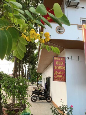 Front of property – evening/night - Hoa Lư Old Town House (Ninh Bình)