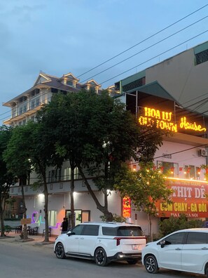 Front of property – evening/night - Hoa Lư Old Town House (Ninh Bình)