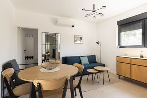 Dining - Brend new apartment Karmela with jacuzzi and BBQ (Ližnjan)