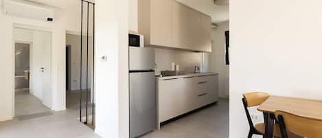 Fridge, microwave, dishwasher, coffee/tea maker