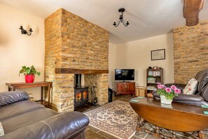 Cottage | Living room - Spacious Cottage in North Cheriton, No Deposit (Templecombe)