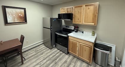 Charming 3-bedroom apartment with AC, WiFi in delightful Presque Isle