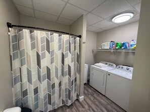 Interior - Charming 3-bedroom apartment with AC, WiFi in delightful Presque Isle (Presque Isle)