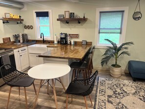 Apartment, 2 Bedrooms, Pets allowed, Mountain View