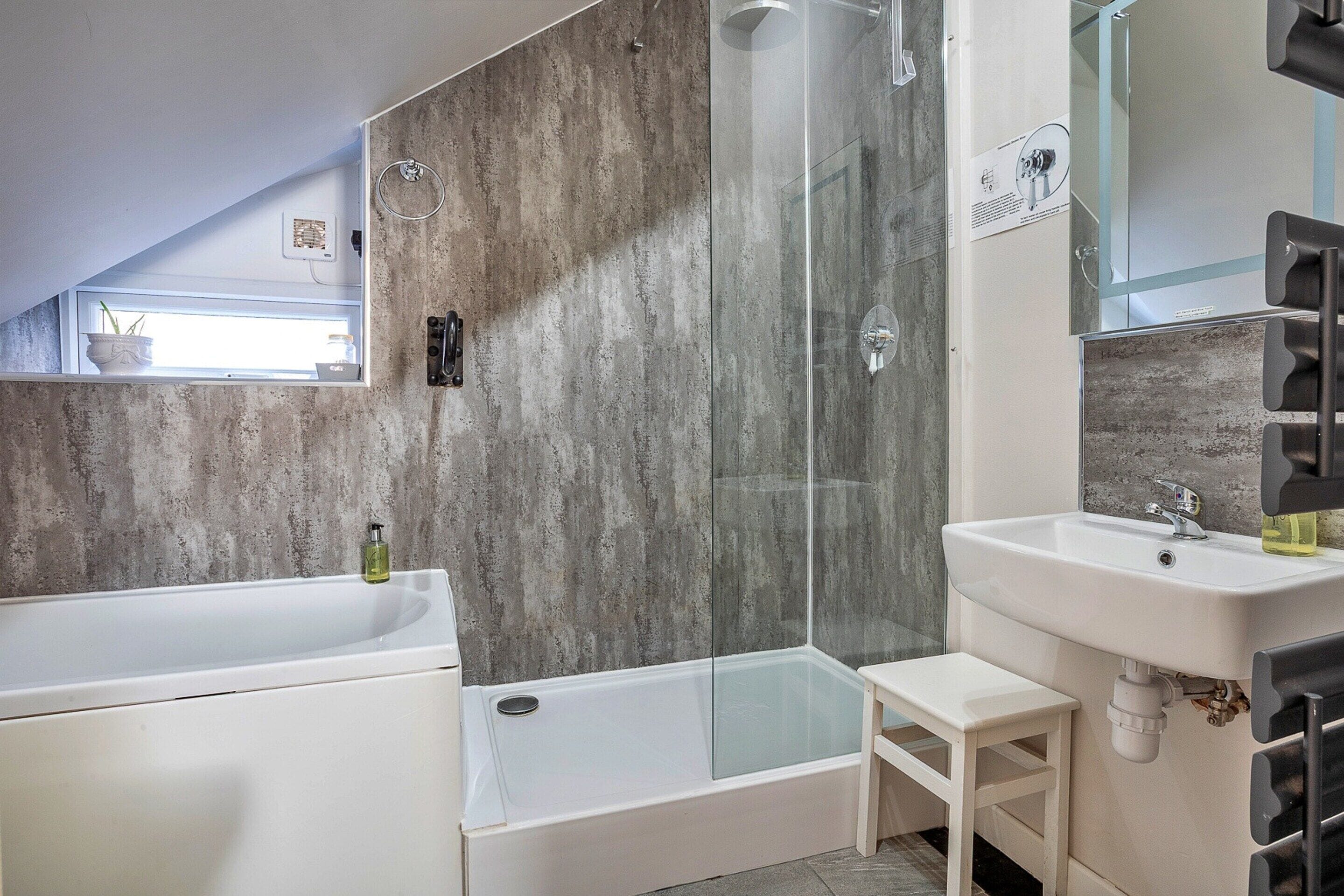 Apartment | Bathroom