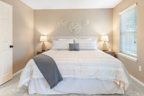 3 chambres, fer et planche à repasser, lit parapluie, Wi-Fi gratuit