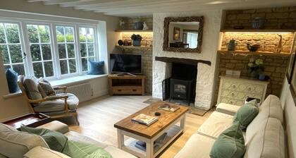 Craigmoor Cottage, enchanting, tranquil & central in Bourton-on-the-Water
