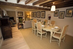 Dining - Craigmoor Cottage, central & tranquil, Bourton-on-the-Water, Cotswolds (Bourton-on-the-Water)