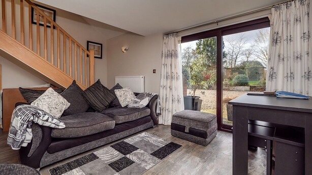 Cottage | Living area - Cottage in Norfolk Near River Yare (Norwich)