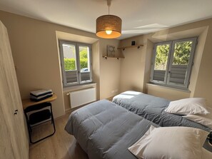 2 chambres, fer et planche Ă repasser, Wi-Fi gratuit, draps fournis