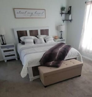 2 slaapkamers, een strijkplank/strijkijzer, gratis wifi, beddengoed