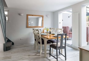 Cottage | Dining