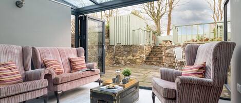 Cottage | Living area