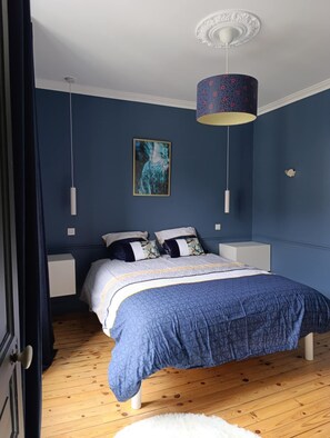 4 dormitoris, un bressol de viatge i wifi