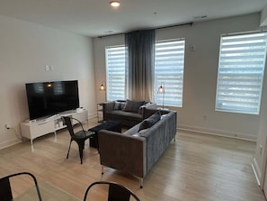 Living area - 3-bedroom townhome in delightful Wake Forest (Wake Forest)