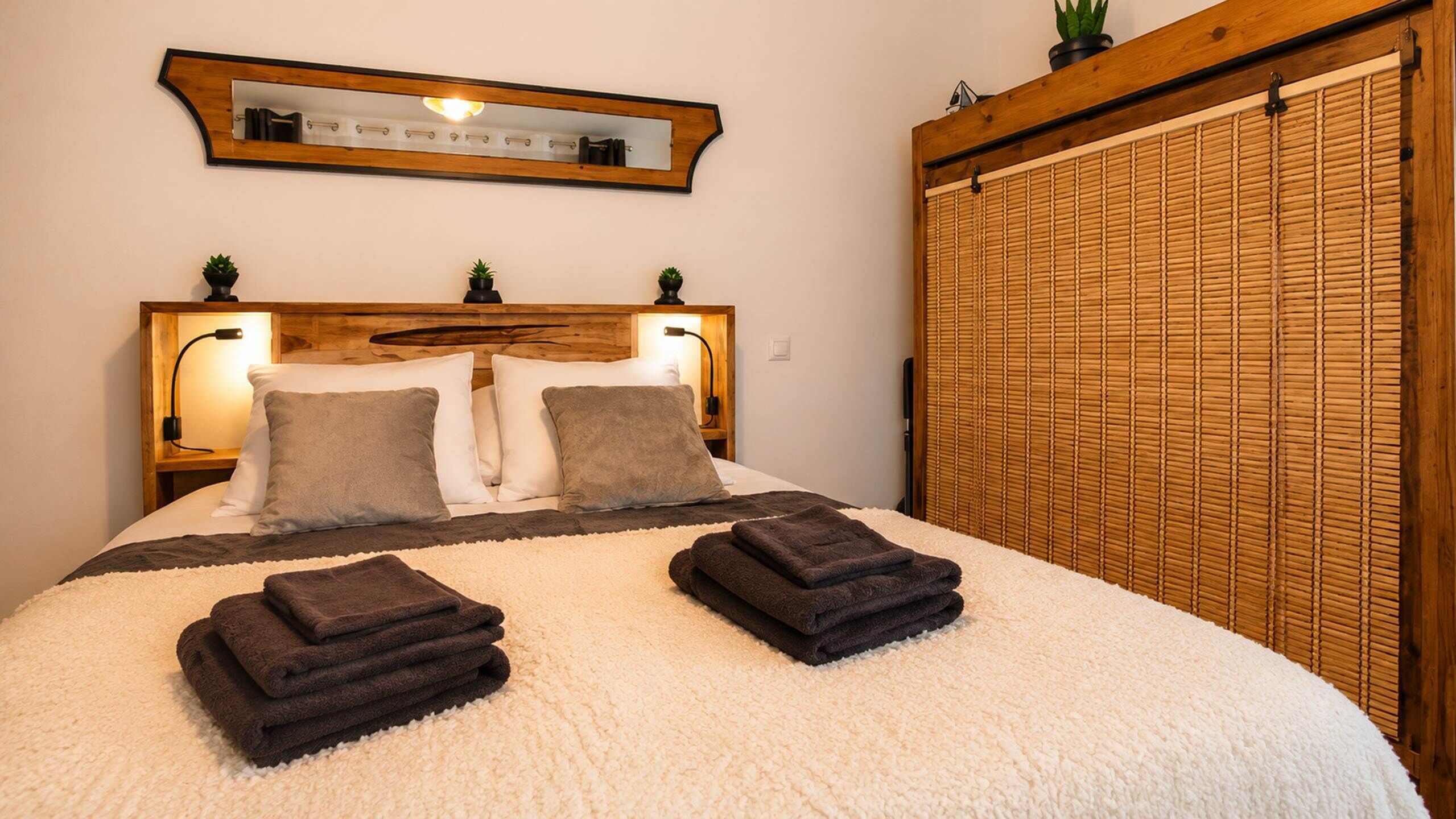 1 bedroom, iron/ironing board, travel cot, free WiFi