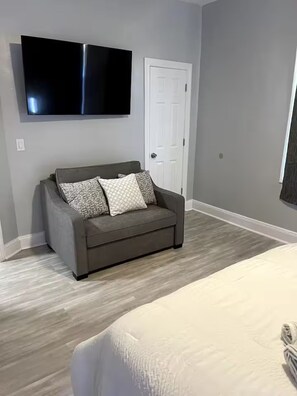 2 bedrooms, desk, iron/ironing board, free WiFi