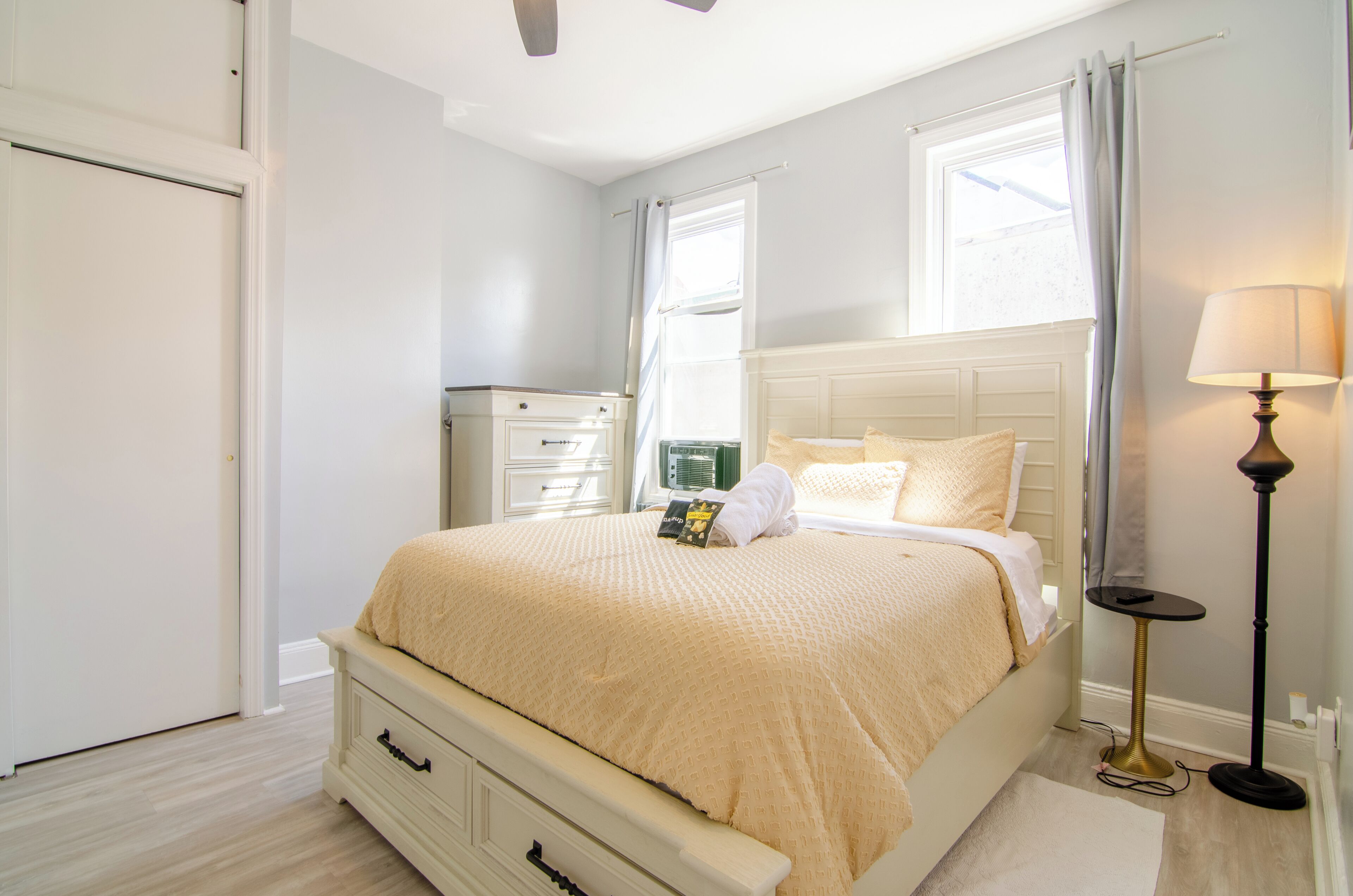 2 bedrooms, desk, iron/ironing board, free WiFi