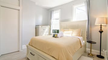 2 habitaciones, caja de seguridad en la habitación y escritorio