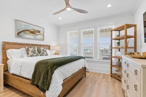 5 bedrooms, iron/ironing board, WiFi, bed sheets