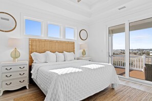 5 bedrooms, iron/ironing board, WiFi, bed sheets