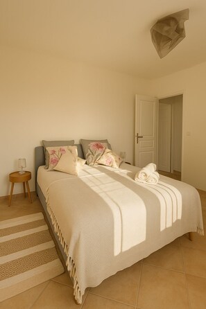 2 chambres, fer et planche à repasser, lit parapluie, Wi-Fi