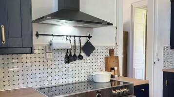 冰箱、微波炉、烤箱、炉灶