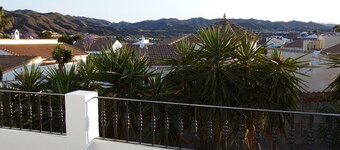 Great Apartment - 2 Bedrooms & Sunny Terrace with panoramic mountains views