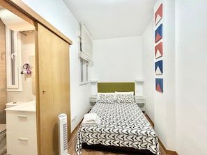 1 bedroom, WiFi, bed sheets