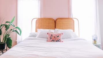 2 bedrooms, desk, free WiFi, bed sheets