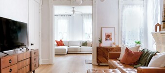 Beautiful Historic Home, Modern Interior, 2BR/1.5BA, King Bed, Walk Downtown