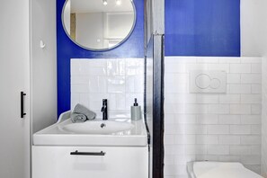 City Apartment, 1 Bedroom, Non Smoking | Bathroom - Bright 1BR Bastille Getaway - 4 Guests (Paris)