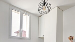 Unclassified image, 5 of 18, button - Bright 1BR Bastille Getaway - 4 Guests (Paris)