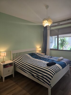 2 bedrooms, iron/ironing board, WiFi, bed sheets