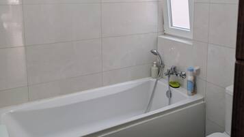 Zimmer, 1 Schlafzimmer, Raucher, Balkon | Badezimmer