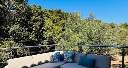 Appartement récent Bonifacio, dans résidence privée, 10mn du port et des plages,