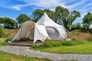 Exterior - Bell Tent in North Devon, No Deposit (Ilfracombe)