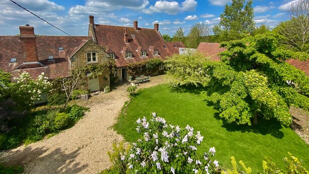 House | Exterior - Holiday Home in Bruton With Private Lakes (Wincanton)