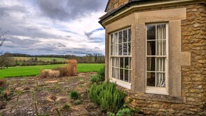 House | Exterior - Holiday Home in Bruton With Private Lakes (Wincanton)