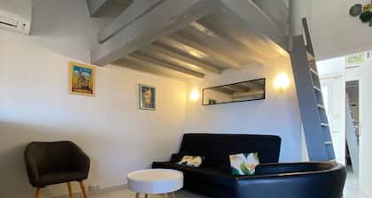 Rental in small condominium by the sea Agosta plage