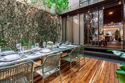 Stunning Roma House with Beautiful Patio 16 PAX