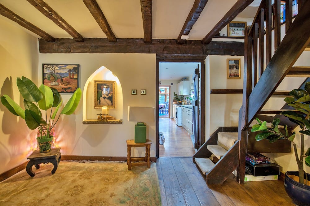 Retreat in Surrey Near Hever Castle - Caterham