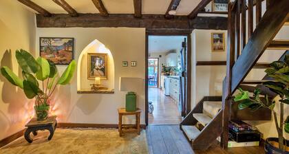 Retreat in Surrey Near Hever Castle