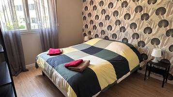 3 chambres, fer et planche à repasser, Wi-Fi, draps fournis
