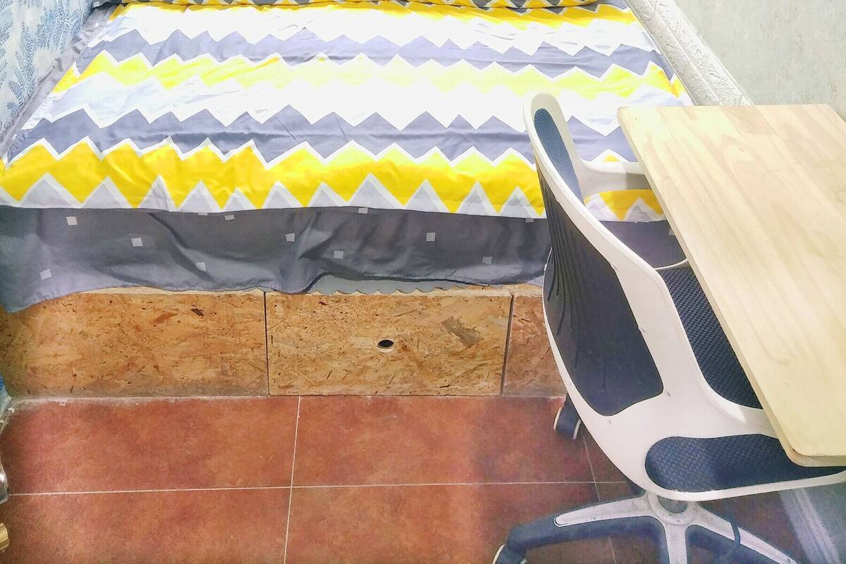 Economy Single Room, 1 Double Bed, Non Smoking | 1 bedroom, blackout curtains, free WiFi, bed sheets