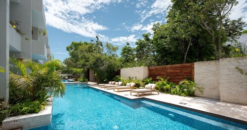 NHOA 206A Lux 2BR Condo Jungle View in Aldea Zama