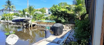 Dockside Nautical Cottage, Intracoastal North Delray