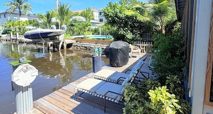 Dockside Nautical Cottage, Intracoastal North Delray