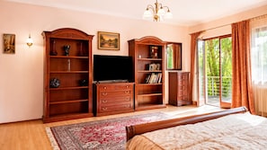 1 bedroom, iron/ironing board, WiFi (free), bed sheets - Parkresidenz Maria - 160 sqm - Whirlpool & Terrace - Exclusively at Goethepark (Weimar)
